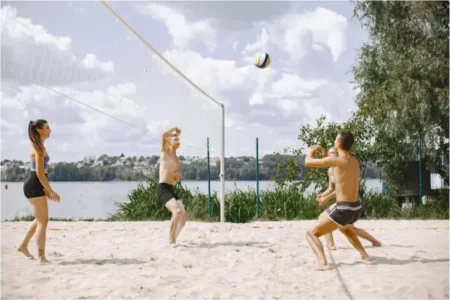 beach-volleyball-in-london-park
